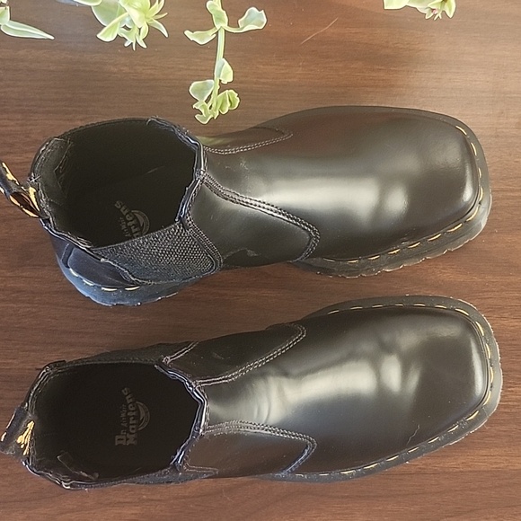 !! NEW !! Black Embossed Croc Pull On Chelsea Lug Sole Boots - Picture 7 of 8